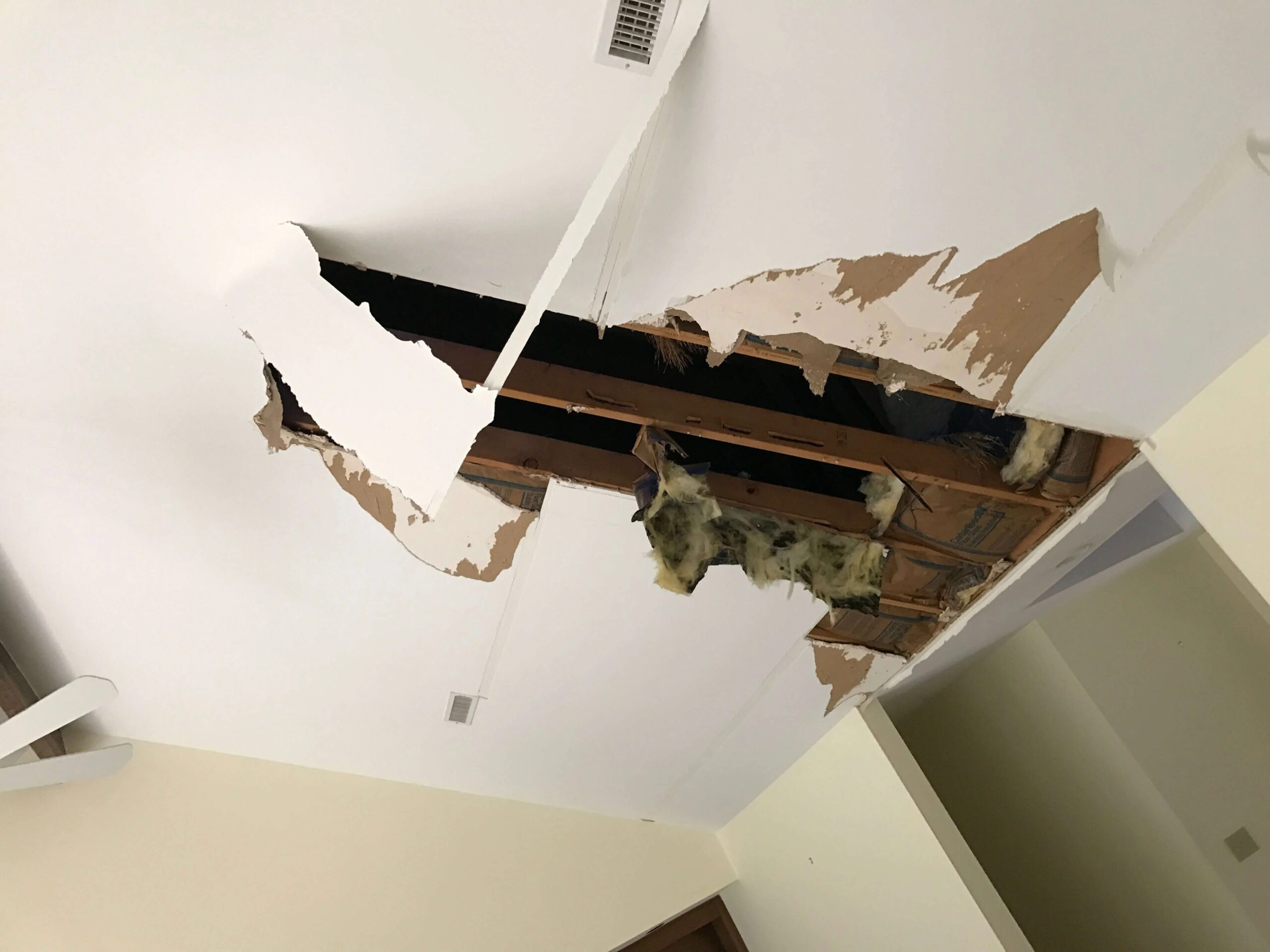 Warning signs of hidden water damage Orlando behind walls and under floors
