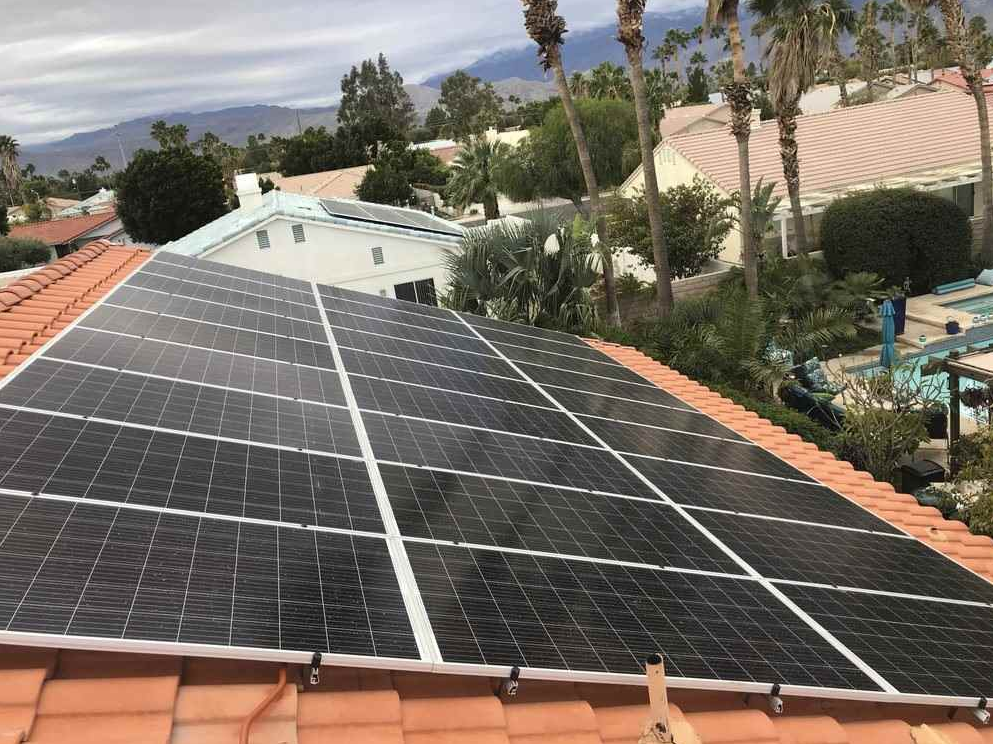 Keep Your Solar Panels Clean for 12 Benefits