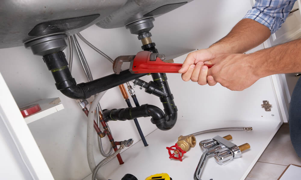 Why You Should Choose Local Professionals For Clogged Sink Repairs?